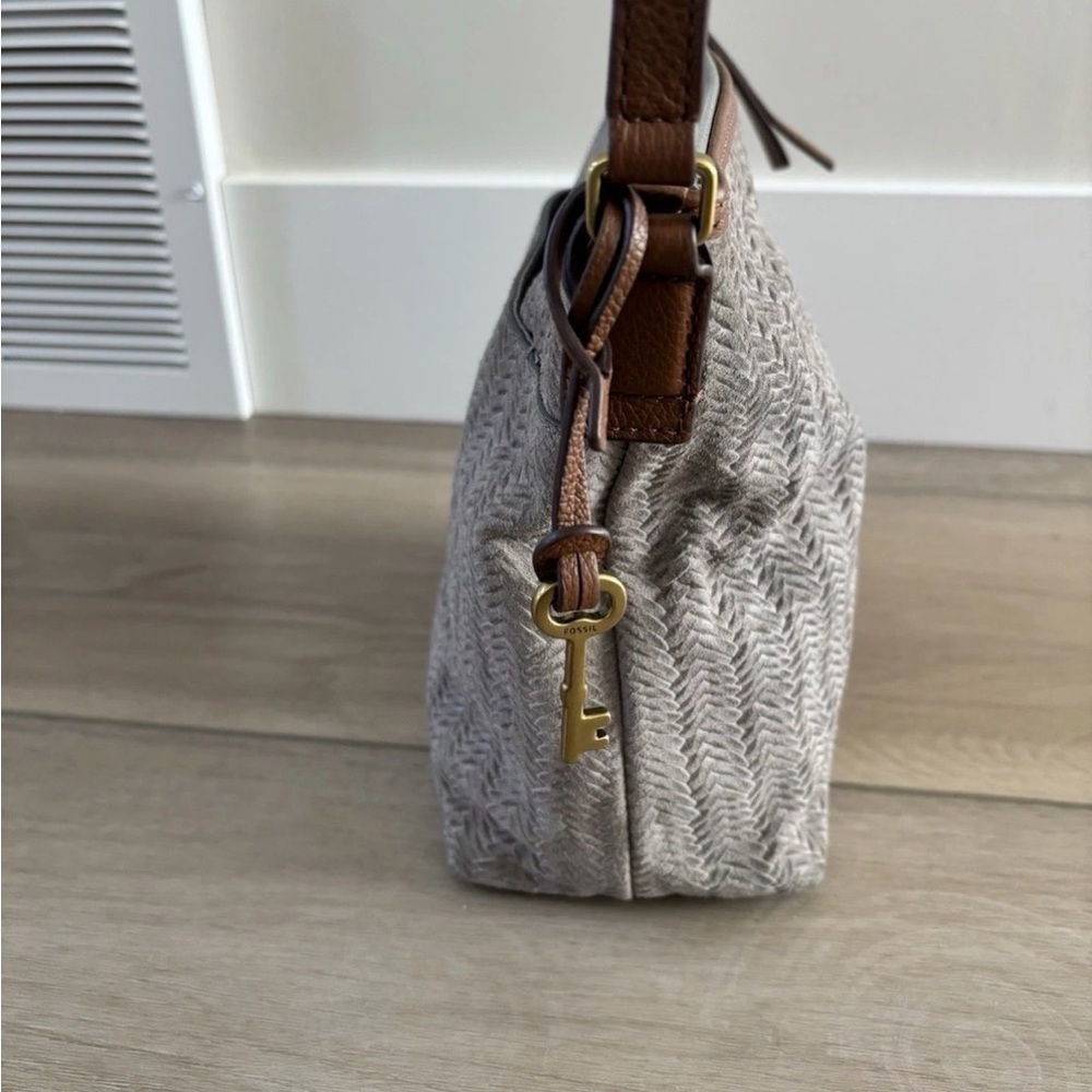 Fossil Grey Textured Soft Leather Brown Brass Crossbody Messenger Bag Purse EUC - Picture 3 of 10